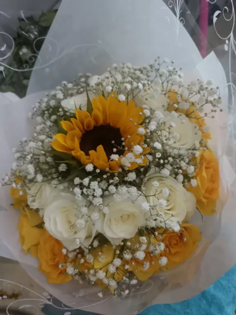 Sunflower and rose bouquet