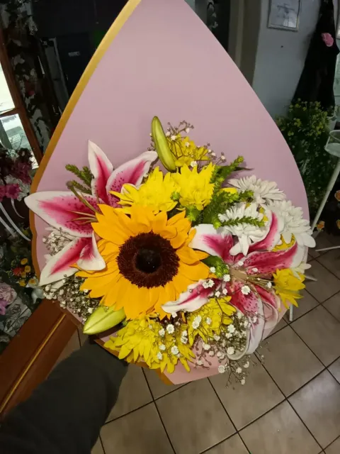 Sunflower and lilly bouquet
