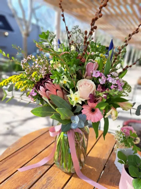 Medium Jar Vase Arrangement