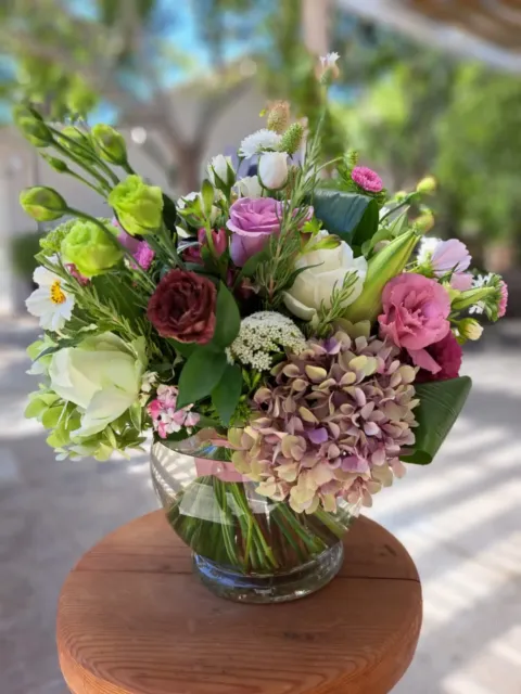 Medium Classic Vase Design