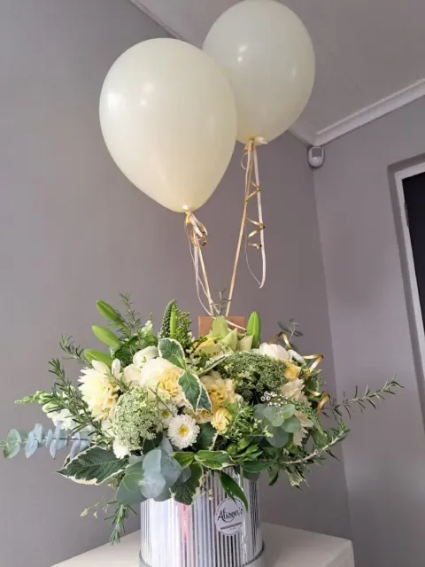 Large Hatbox + Balloon Arrangement Combo