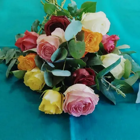 Rose Bouquet – Rainbow