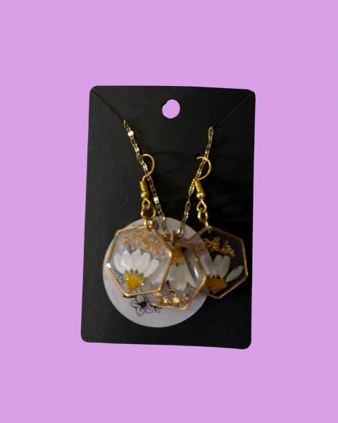 White Daisies Necklace and Earring pair